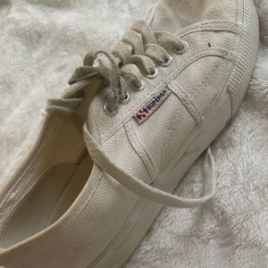 White Platform Supergas